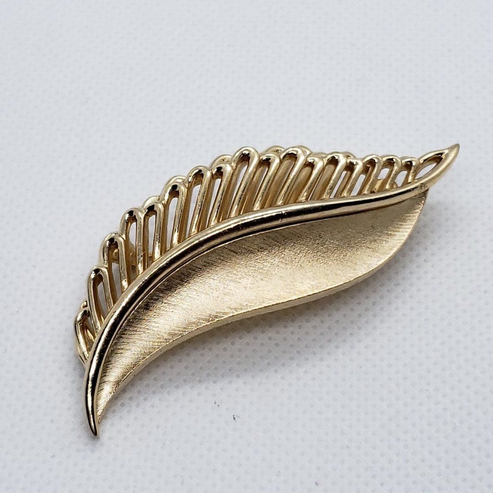 Vintage Trifari Leaf Brooch